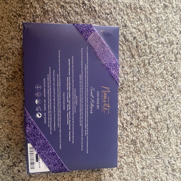 Relaxing care set- foot cream with plush socks - Picture 2 of 2